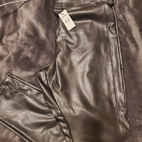 Express Pants - Black faux leather leggings